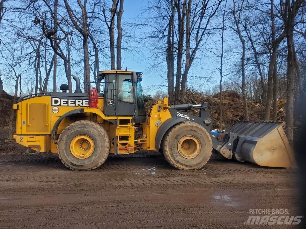 John Deere 744 K Naudoti ratiniai krautuvai