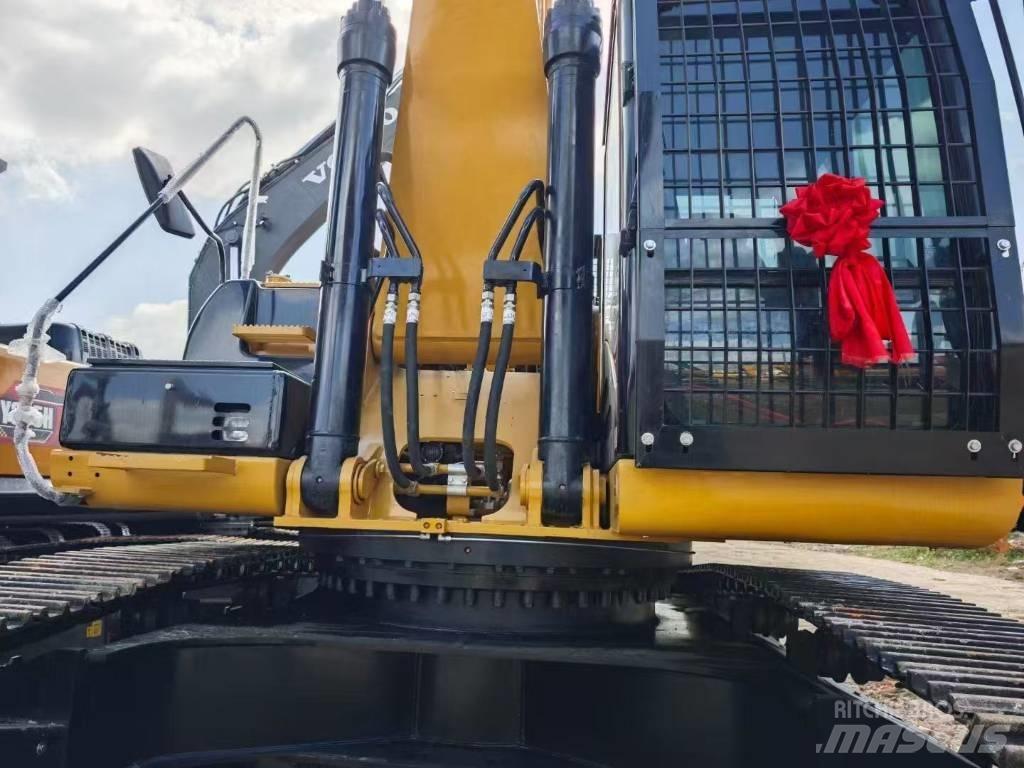 CAT 330 Vikšriniai ekskavatoriai