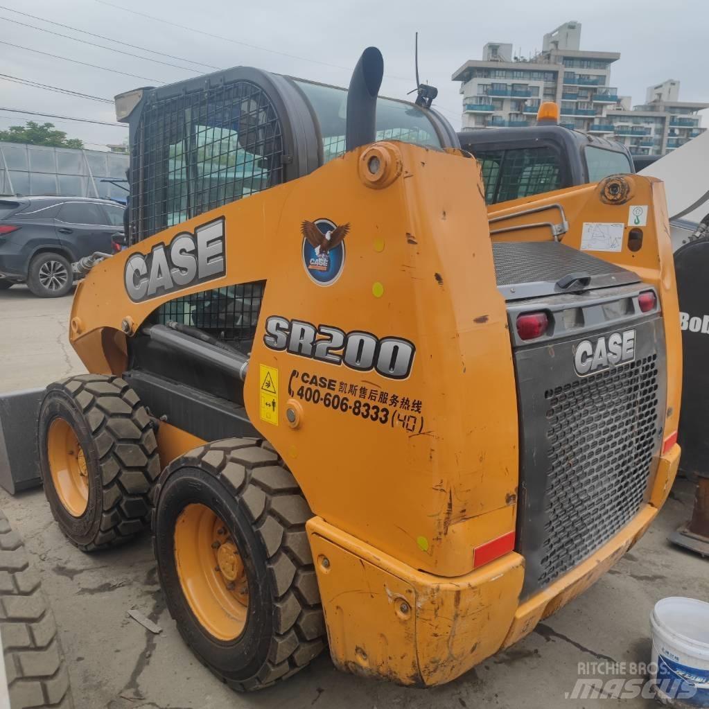 CASE SR 200 Krautuvai su šoniniu pasukimu