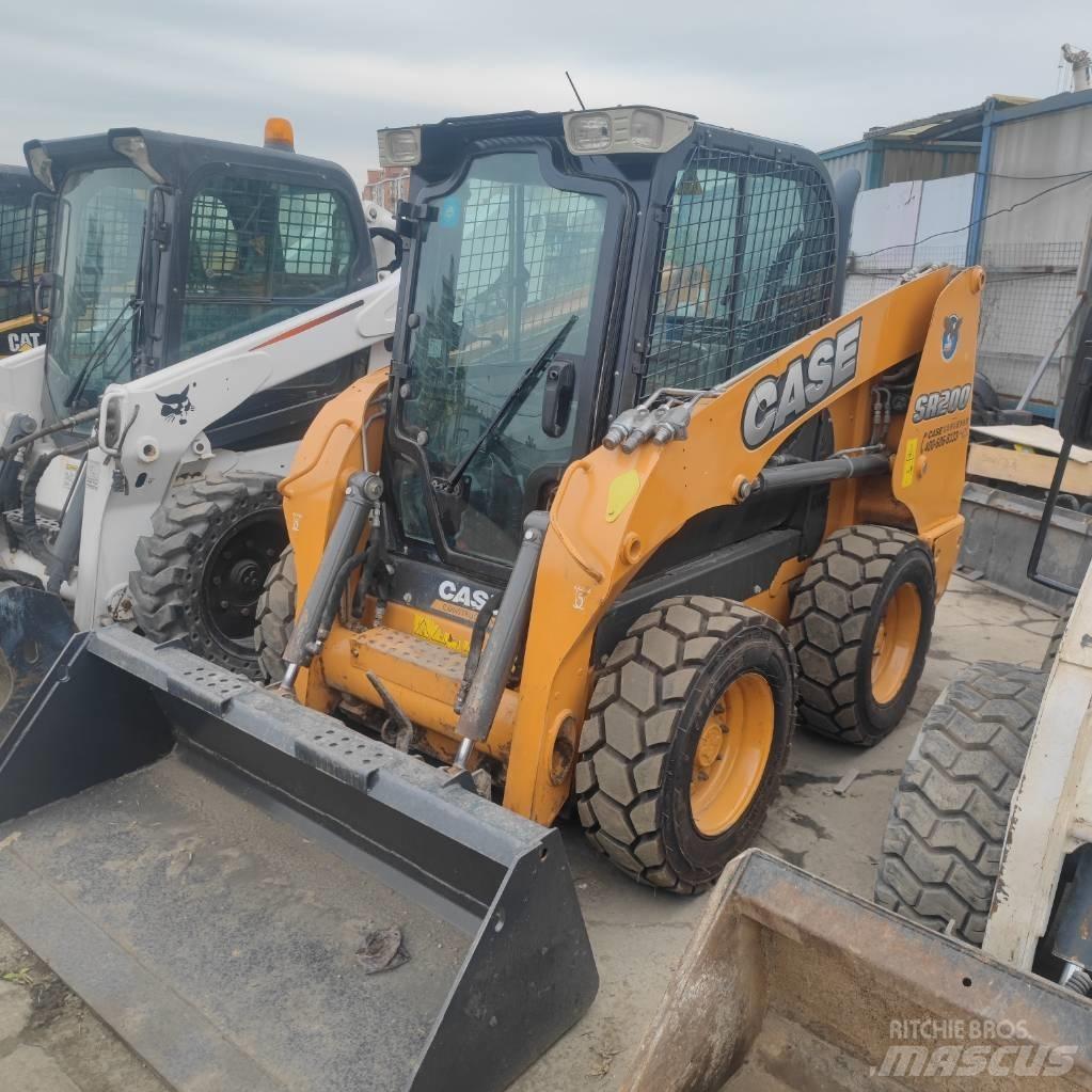 CASE SR 200 Krautuvai su šoniniu pasukimu