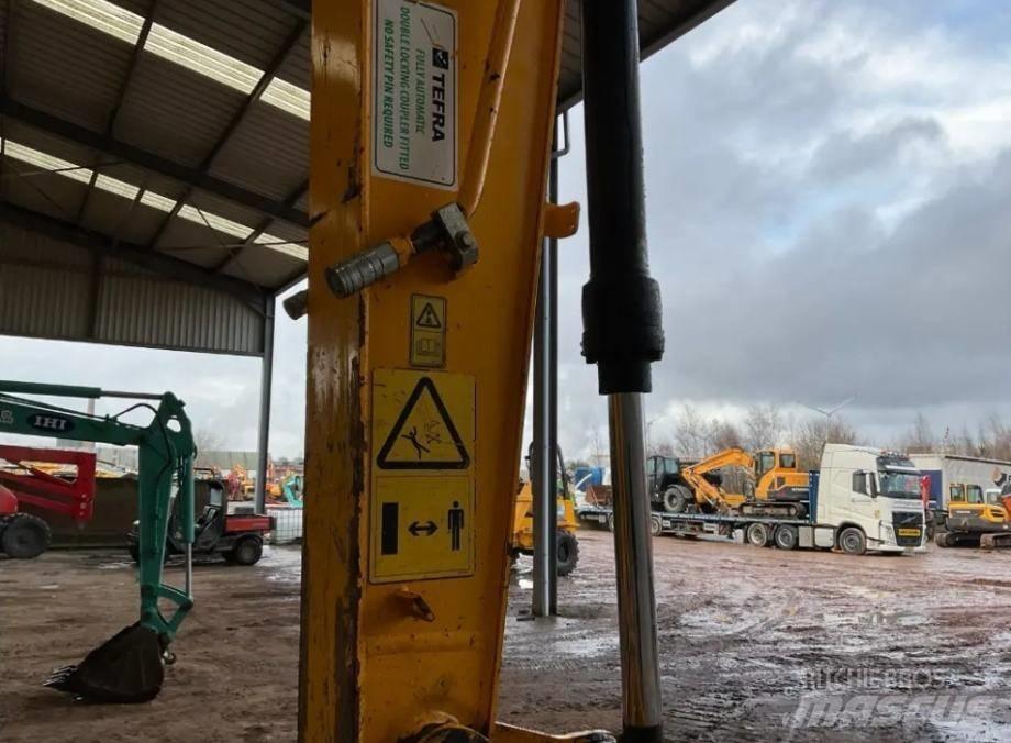 JCB JS 130 LC Vikšriniai ekskavatoriai