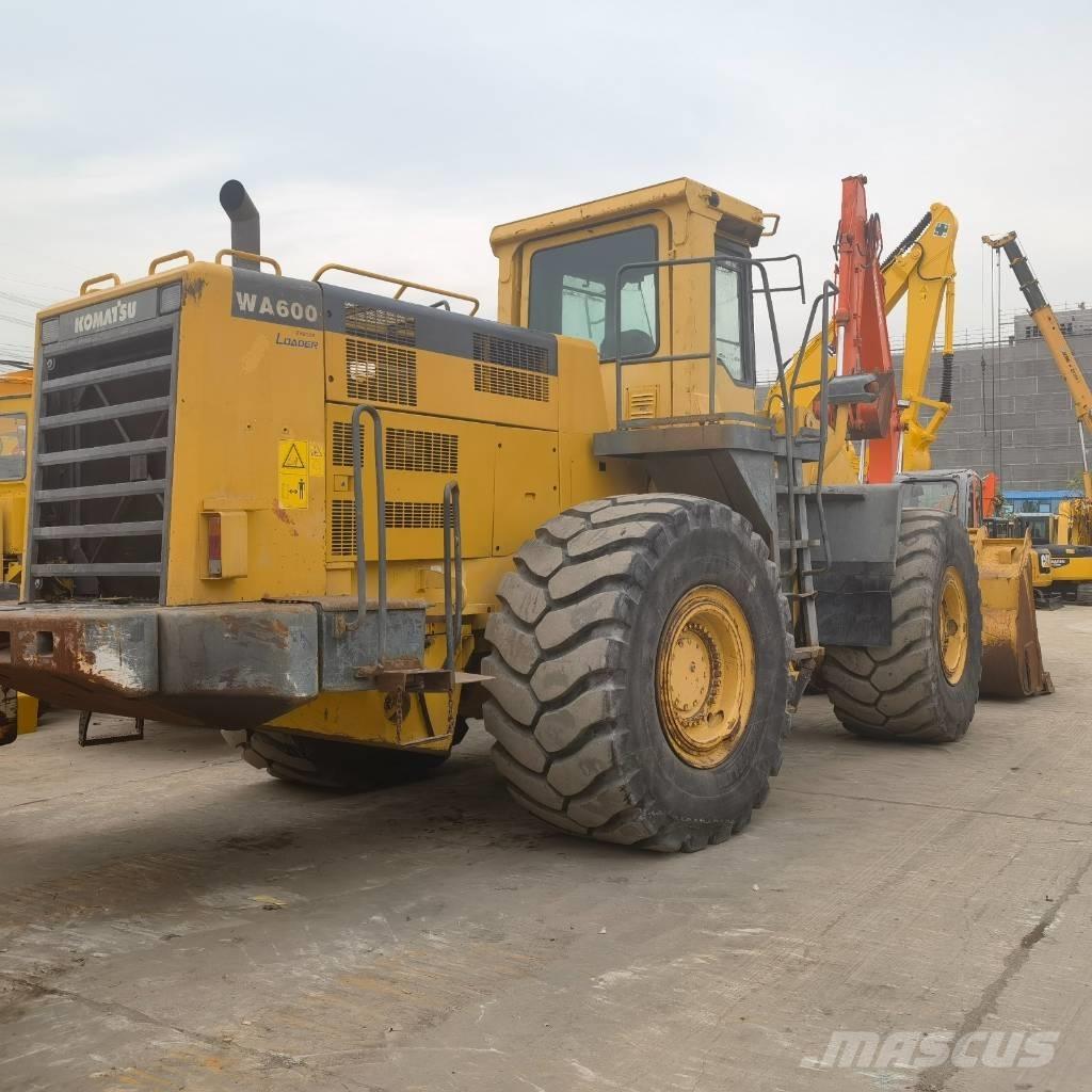 Komatsu WA 600-6 Naudoti ratiniai krautuvai