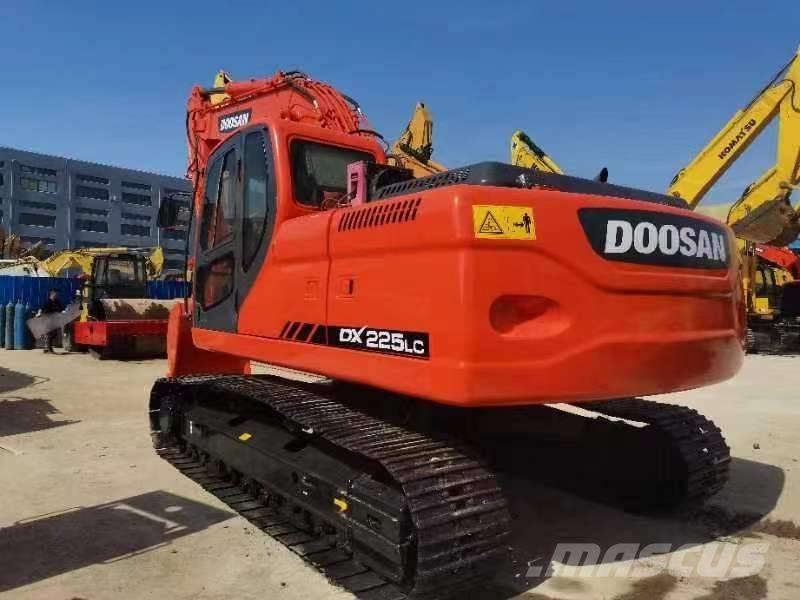 Doosan DX 225 Vikšriniai ekskavatoriai