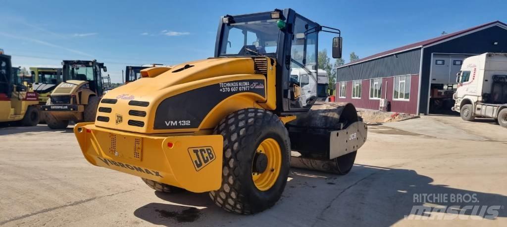 JCB VM 132 Gruntiniai volai