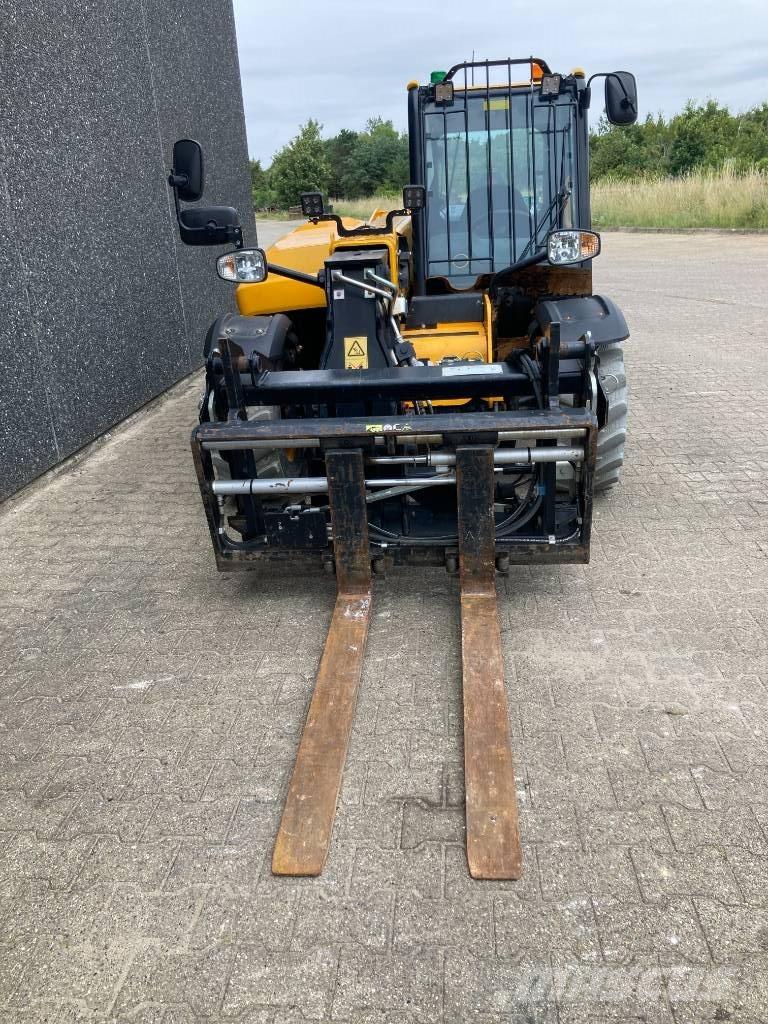 JCB 525-60 E Teleskopiniai krautuvai