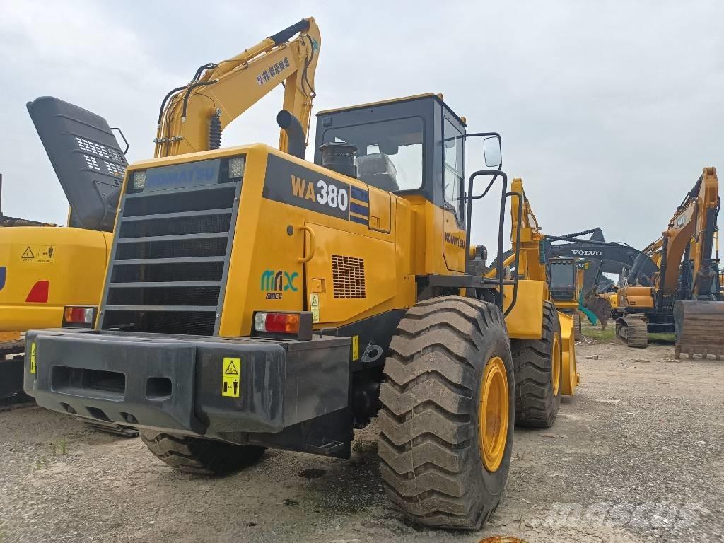 Komatsu WA 380 Naudoti ratiniai krautuvai