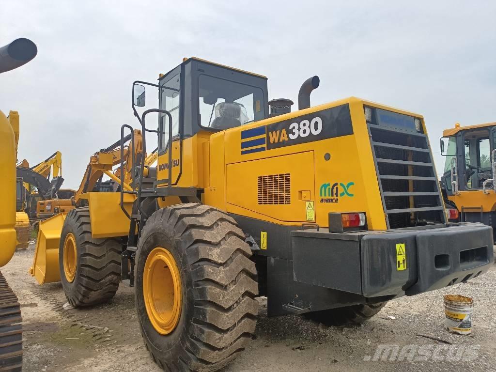 Komatsu WA 380 Naudoti ratiniai krautuvai