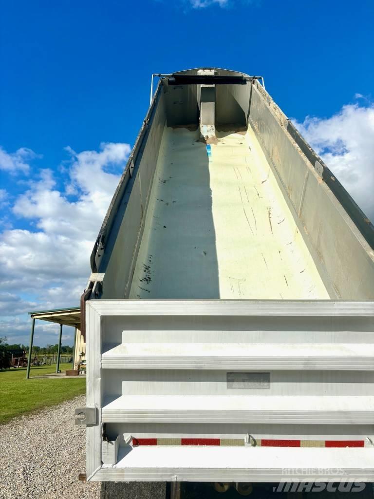 Travis 30ft End Dump Savivartės priekabos