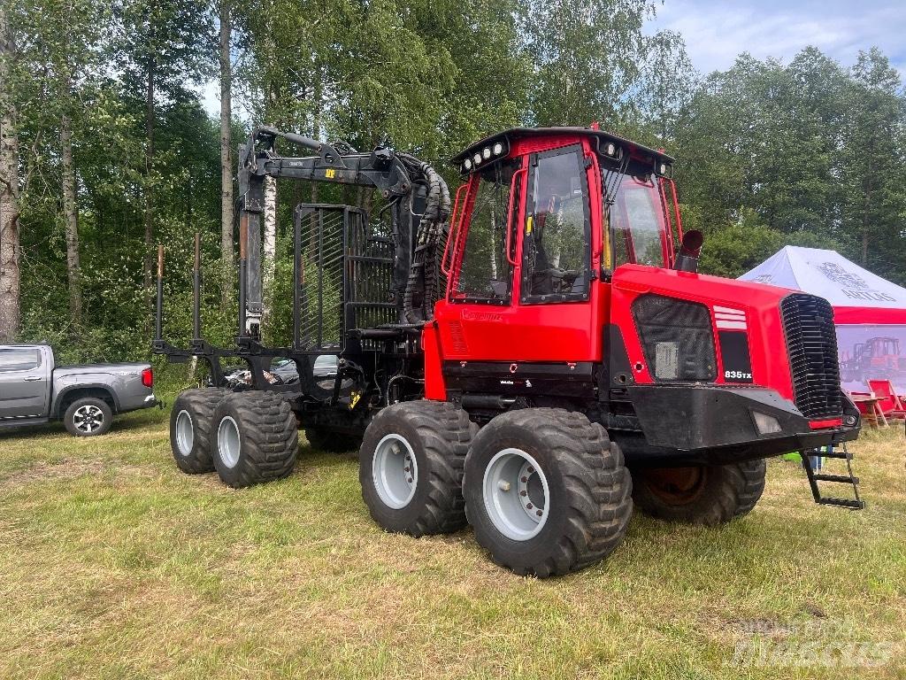 Komatsu 835 Naudoti miškovežiai (Forvarderiai)