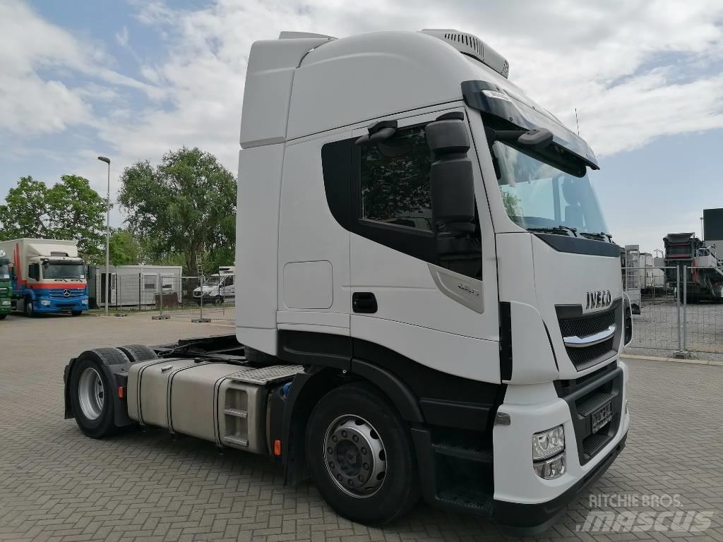 Iveco AS440ST/P Naudoti vilkikai