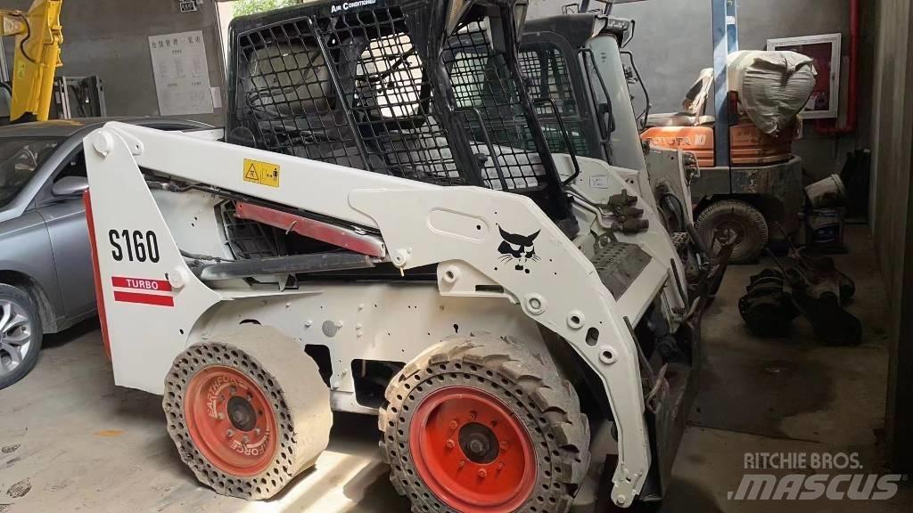 Bobcat S 160 Krautuvai su šoniniu pasukimu