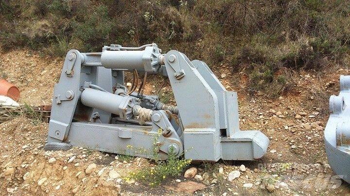 CAT SS RIPPER D9H Rėžtuvai