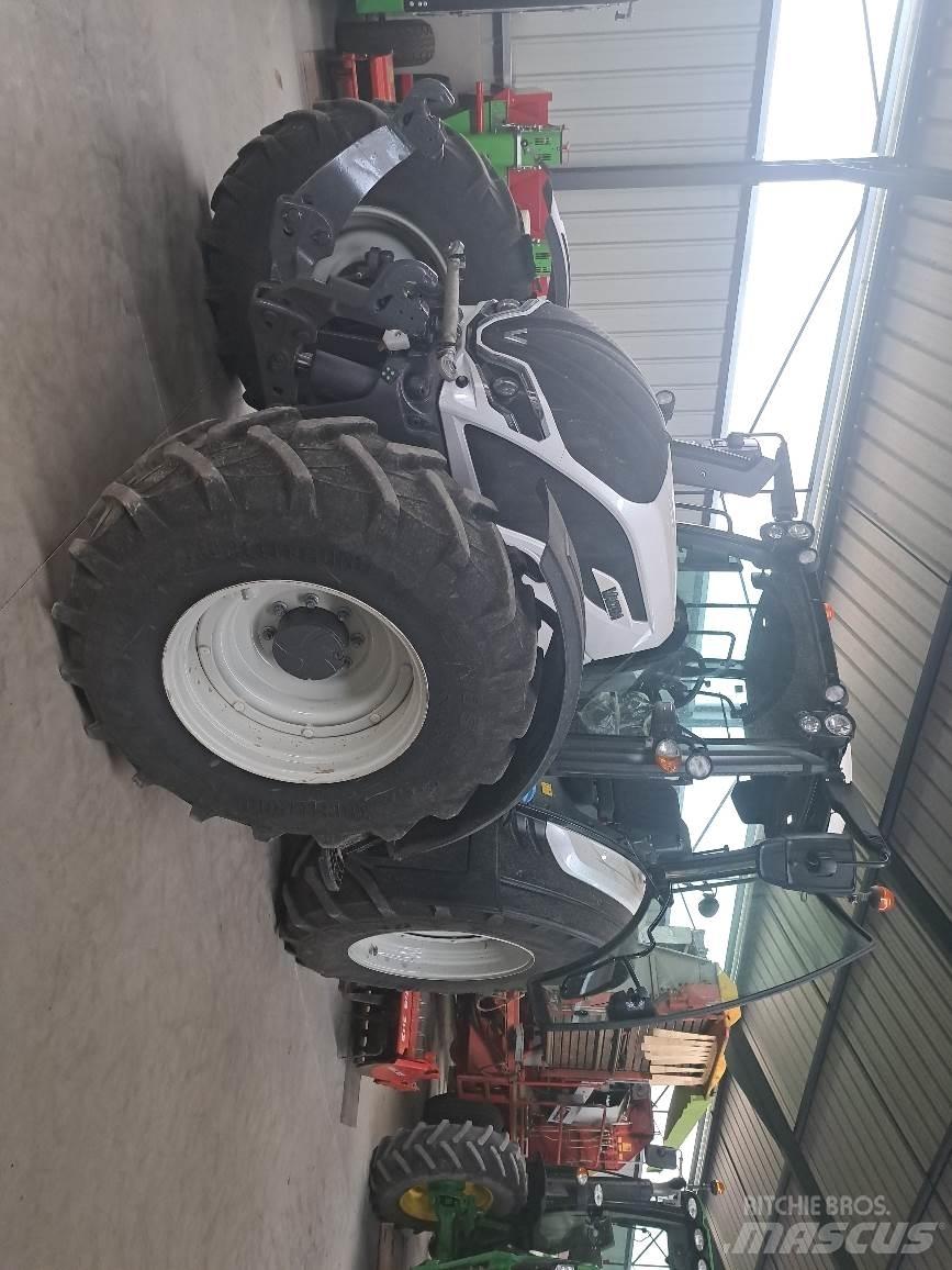 Valtra N155 Traktoriai