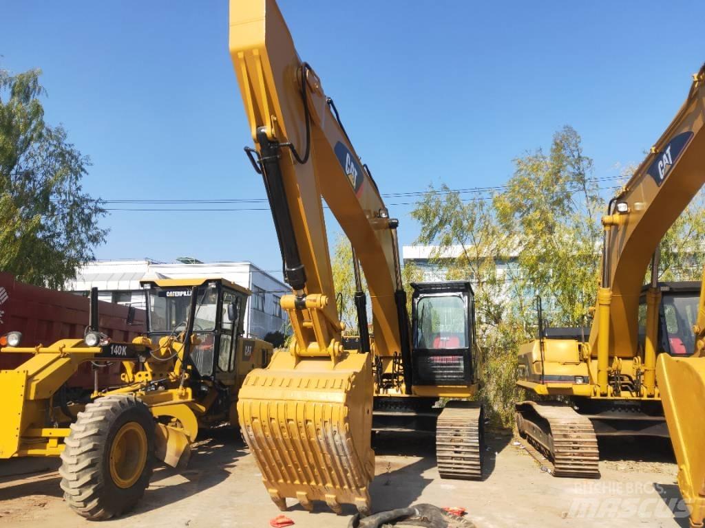CAT 330 D Vikšriniai ekskavatoriai