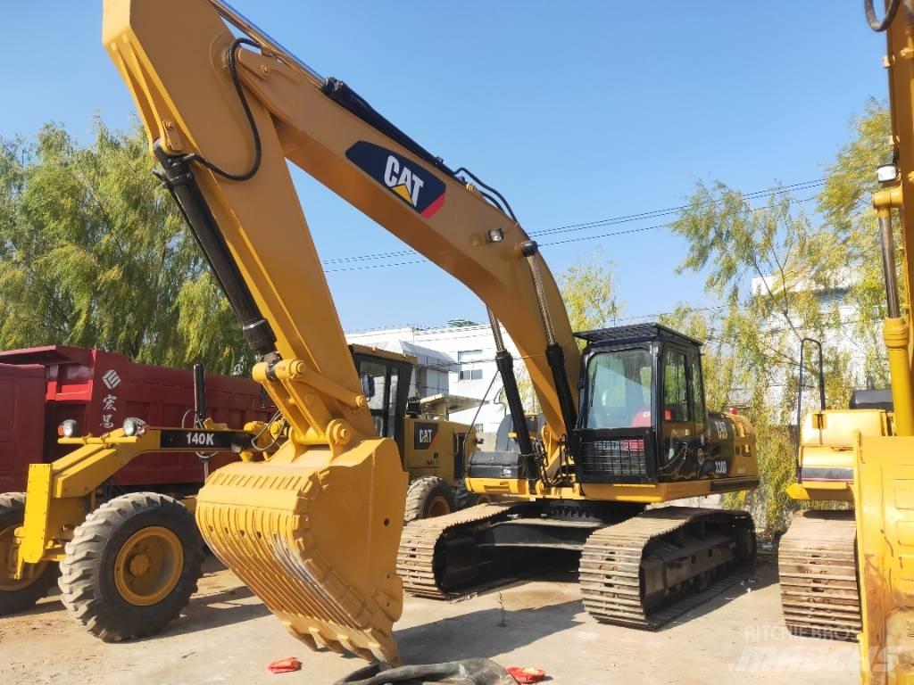 CAT 330 D Vikšriniai ekskavatoriai