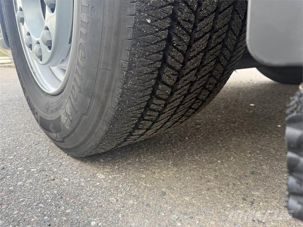 Volvo FE 320 4x2 Sunkvežimiai su dengtu kėbulu