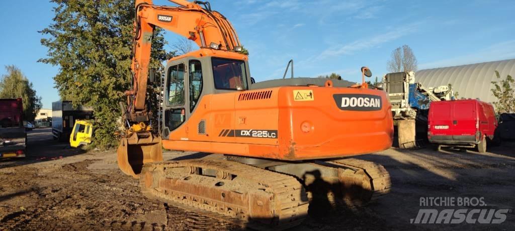 Doosan 225 LC Vikšriniai ekskavatoriai