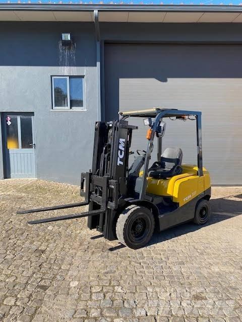 TCM FD20 Dyzeliniai krautuvai