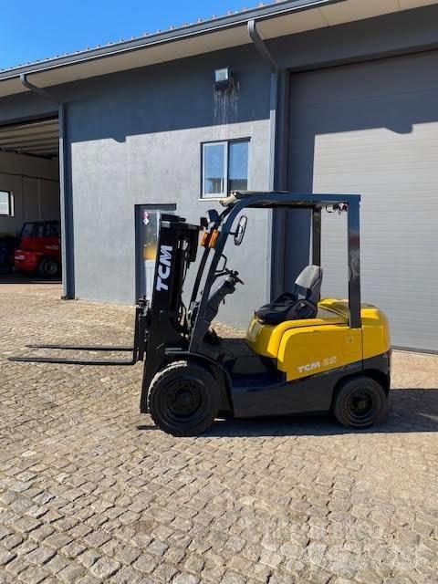 TCM FD20 Dyzeliniai krautuvai