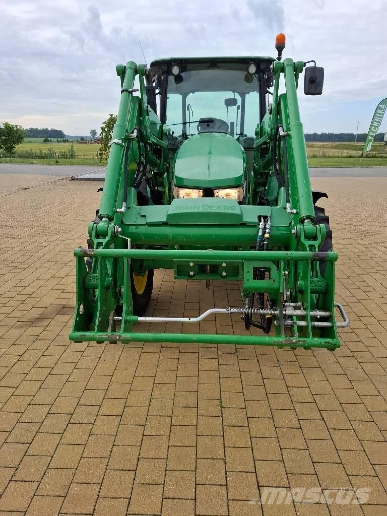 John Deere 5100M Traktoriai