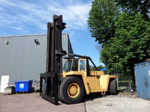 CAT V 800 Dyzeliniai krautuvai