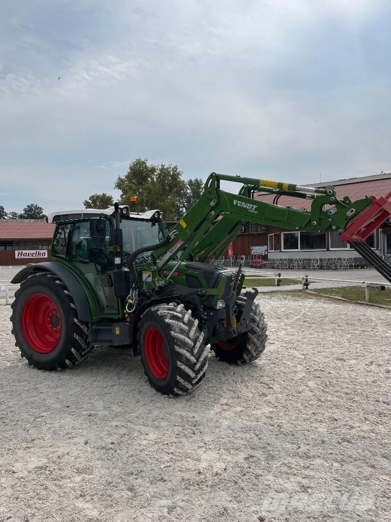 Fendt 211 Vario Traktoriai