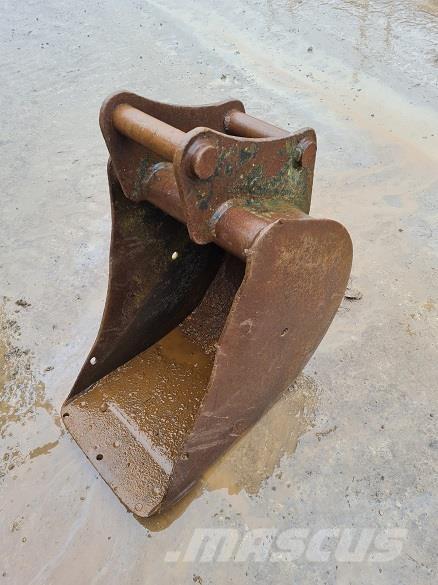  18 BUCKET, 50mm PINS Kaušai