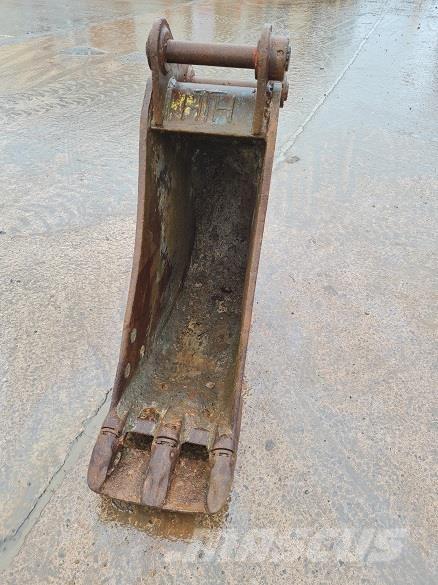  18 BUCKET, 60mm PINS Kaušai