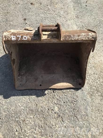 2' BUCKET, 30mm PINS Kaušai