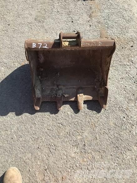  2' BUCKET, 30mm PINS Kaušai