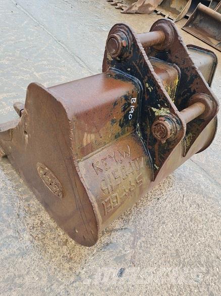  4' BUCKET, 65mm PINS Kaušai