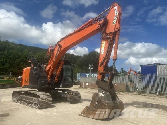 Hitachi ZX225 Vikšriniai ekskavatoriai