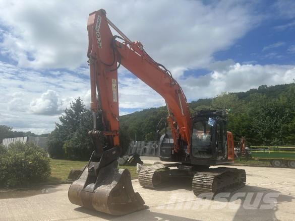Hitachi ZX225 Vikšriniai ekskavatoriai