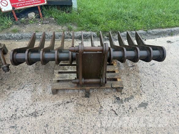 JCB 8080 Statyba - Kita