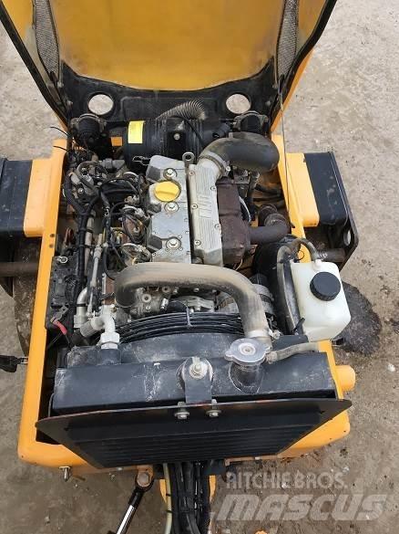JCB ROLLER VMT 260 Porinių būgnų volai