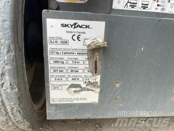SkyJack SJ111-3266 Statyba - Kita
