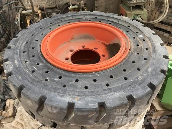  SOLID WHEELS Padangos, ratai ir ratlankiai