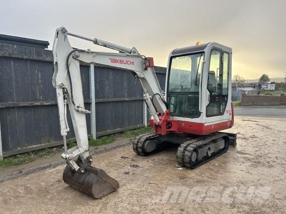 Takeuchi TB125 Statyba - Kita