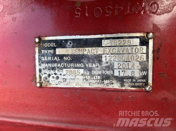 Takeuchi TB228 Statyba - Kita