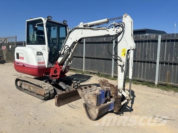 Takeuchi TB230 Statyba - Kita