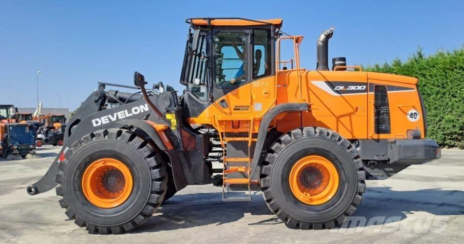 Doosan DL300-5 Naudoti ratiniai krautuvai