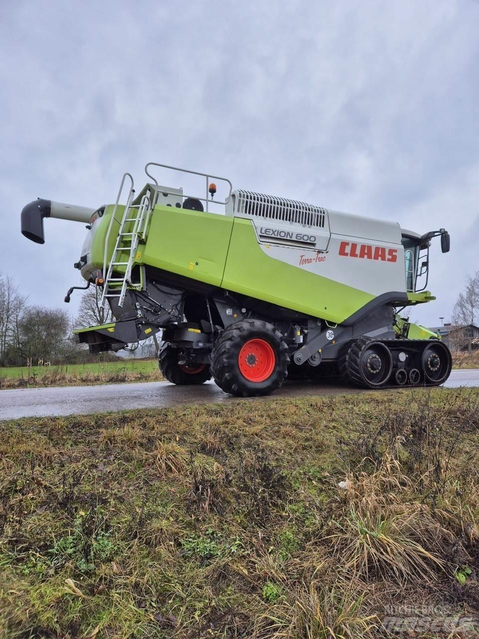 CLAAS LEXION 600 TT Derliaus nuėmimo kombainai