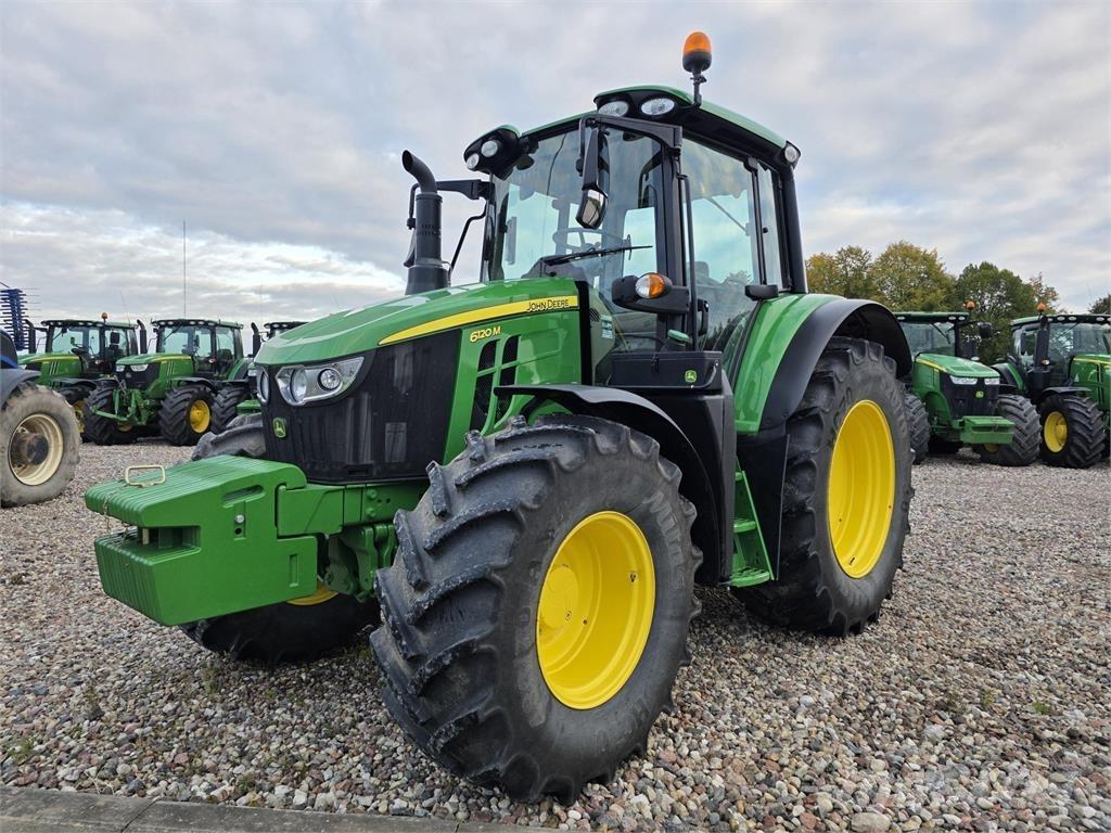 John Deere 6120M Traktoriai
