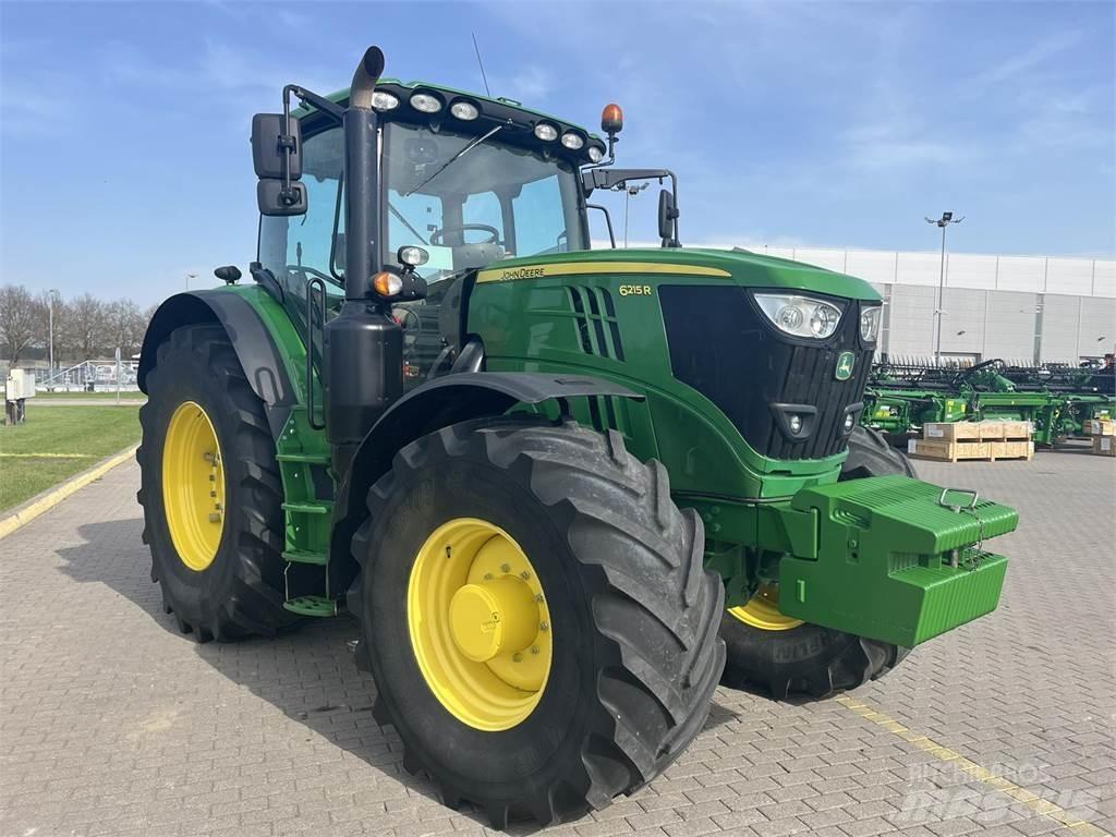 John Deere 6215R Traktoriai