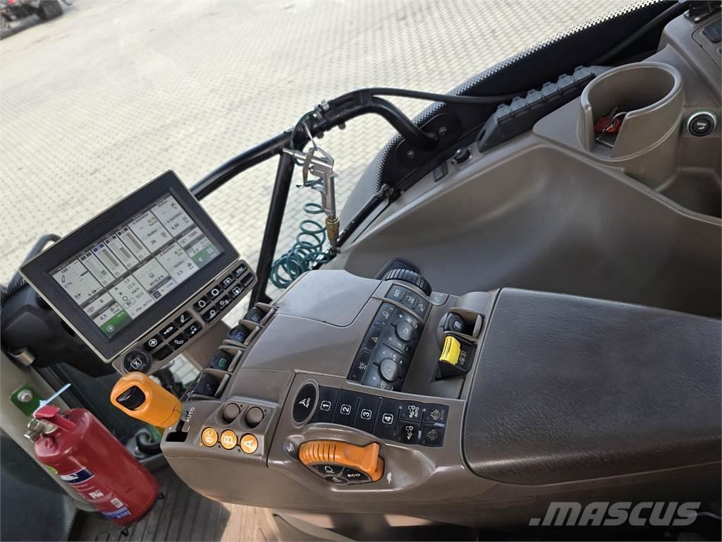 John Deere 6215R Traktoriai