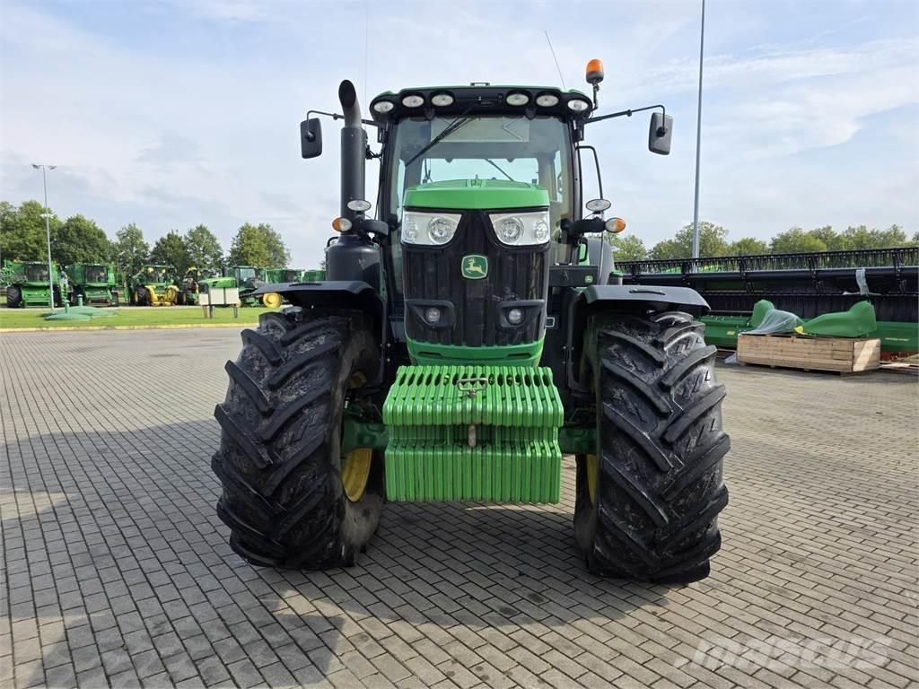 John Deere 6215R Traktoriai