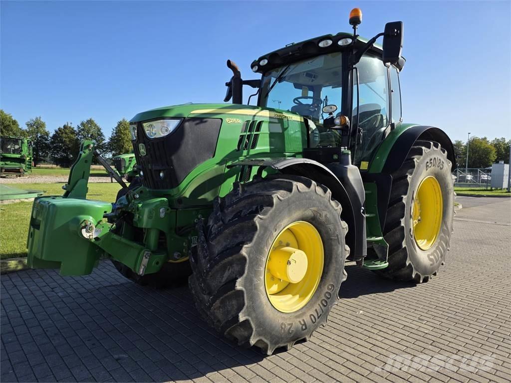 John Deere 6215R Traktoriai