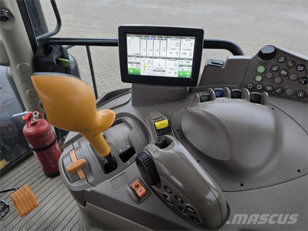 John Deere 6215R Traktoriai