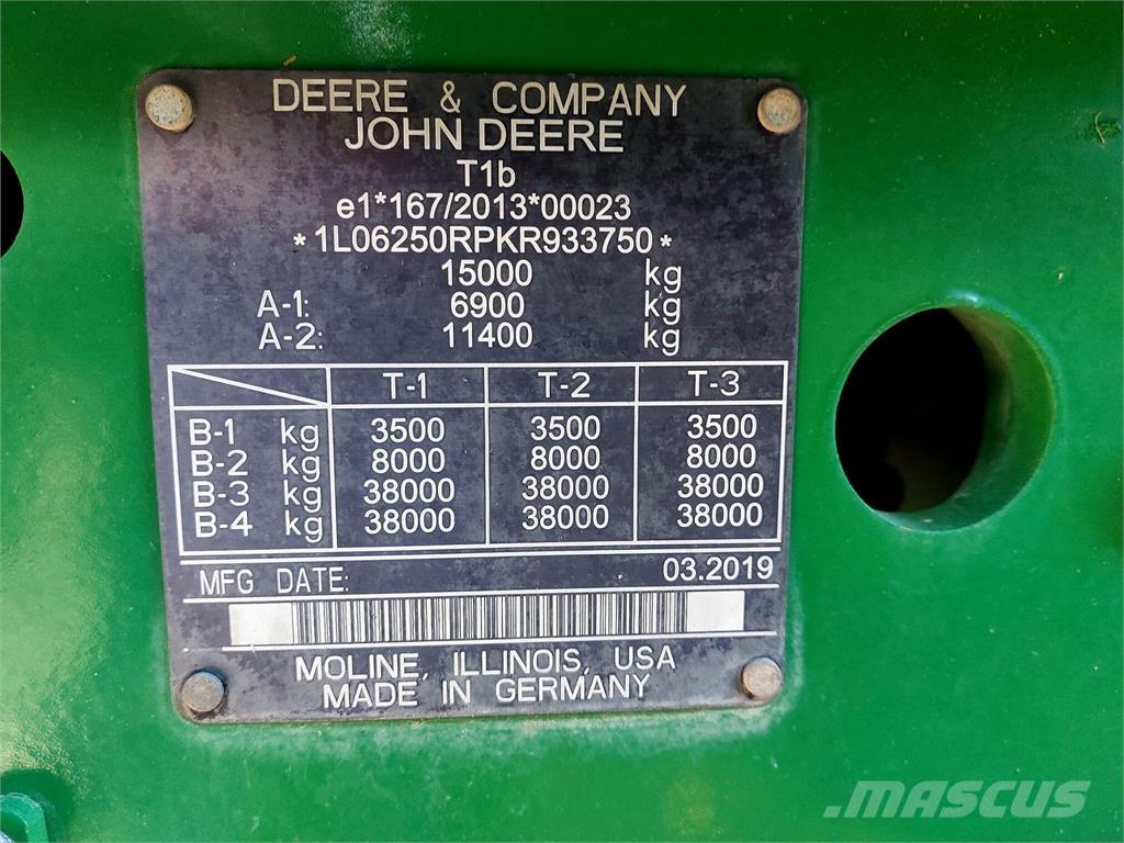 John Deere 6250R Traktoriai
