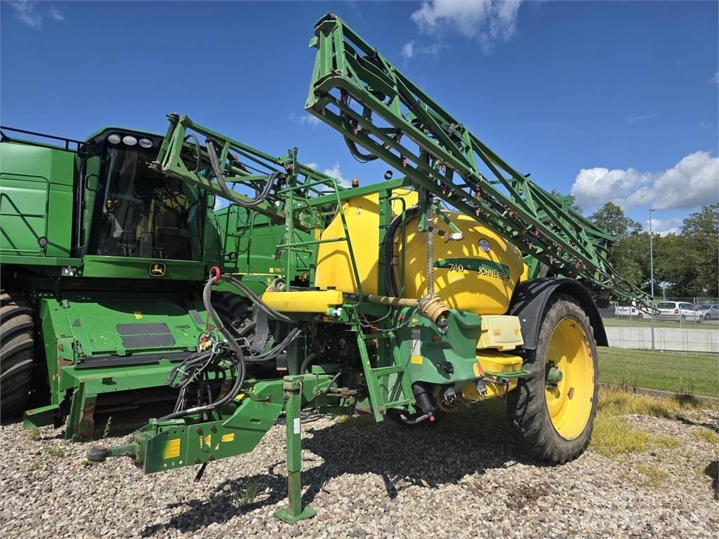 John Deere 740 Prikabinami purkštuvai